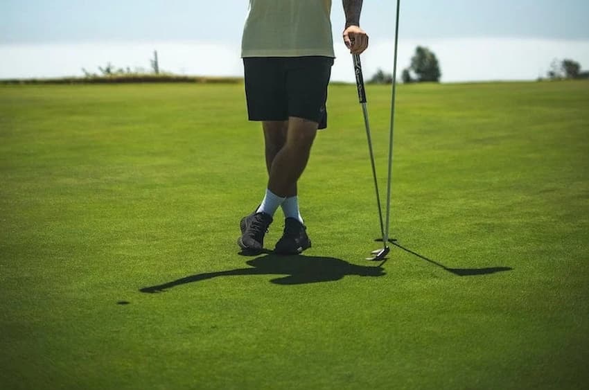 The Best 3 Pairs Of Golf Shoes For Arthritic Knees To Save Your Feet